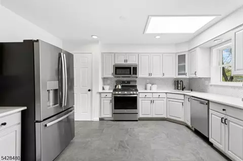 Kitchen - 39 Surrey Ln, Berkeley Heights, NJ 07922 photo 1 of 1
