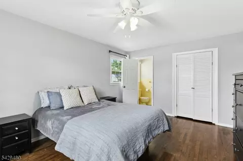 Bedroom - 39 Surrey Ln, Berkeley Heights, NJ 07922 photo 2 of 4
