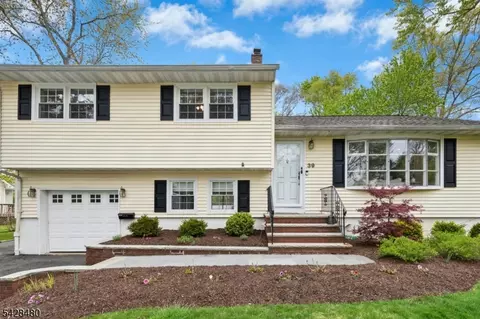Exterior - 39 Surrey Ln, Berkeley Heights, NJ 07922 photo 2 of 6