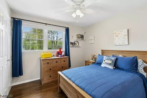 Bedroom - 39 Surrey Ln, Berkeley Heights, NJ 07922 photo 3 of 4