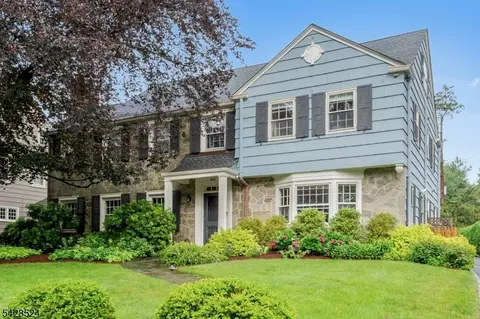 466 Park St, Montclair, NJ 07043
