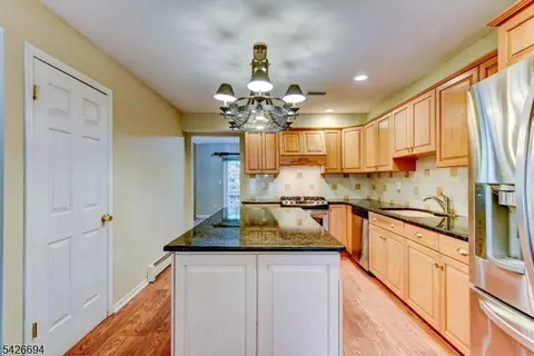 7 Matthew Rd, Wayne, NJ 07470 photo 16