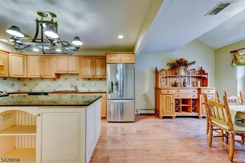 7 Matthew Rd, Wayne, NJ 07470 photo 13