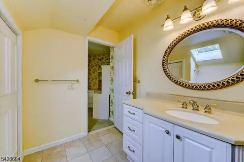 Bath - 7 Matthew Rd, Wayne, NJ 07470 photo 3 of 3