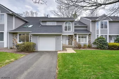 7 Matthew Rd, Wayne, NJ 07470
