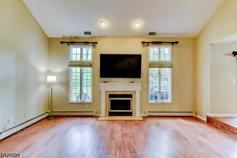 7 Matthew Rd, Wayne, NJ 07470 photo 5