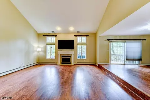 7 Matthew Rd, Wayne, NJ 07470 photo 4