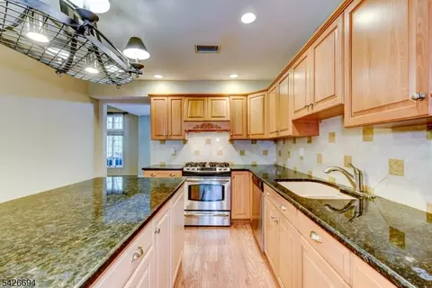 7 Matthew Rd, Wayne, NJ 07470 photo 17