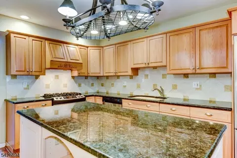 7 Matthew Rd, Wayne, NJ 07470 photo 15