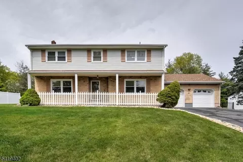 6 Linda St, Parsippany, NJ 07054