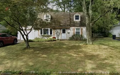 7 Carlisle Dr, Livingston, NJ 07039