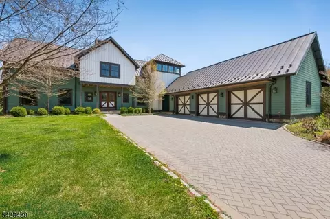 89 Mosle Rd, Far Hills, NJ 07931