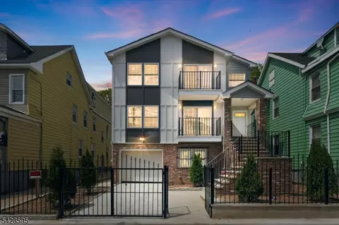 271 Schley St, Newark, NJ 07112