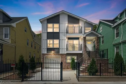 271 Schley St, Newark, NJ 07112
