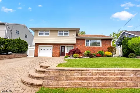 579 Grove St, Rahway, NJ 07065