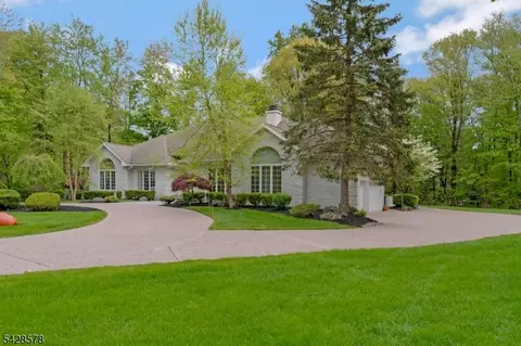 5 White Buck Run, Warren, NJ 07059