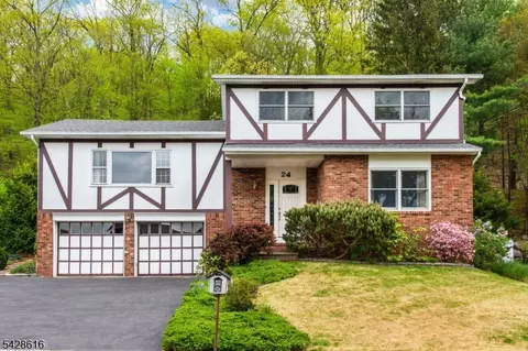 24 Molinari Dr, Wanaque, NJ 07465