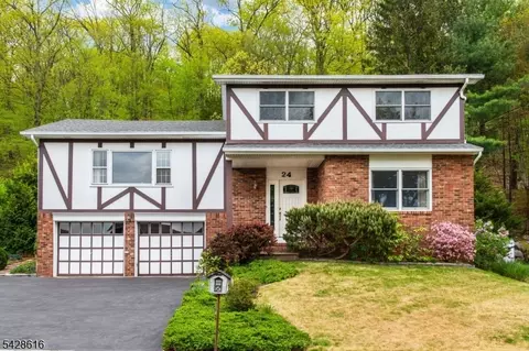 24 Molinari Dr, Wanaque, NJ 07465
