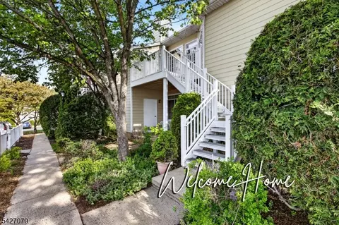 60 Wentworth Rd, Bedminster, NJ 07921