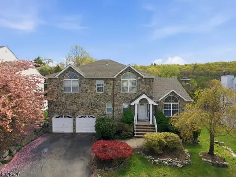 30 Elinora Dr, Wanaque, NJ 07465