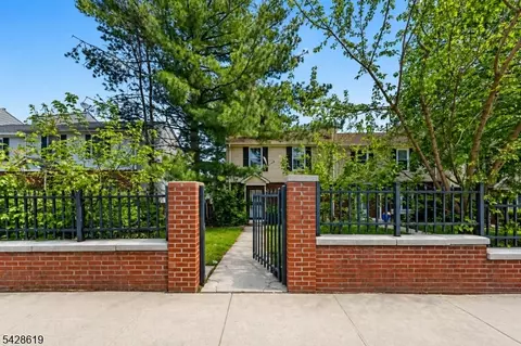 550 Bergen St, Newark, NJ 07108