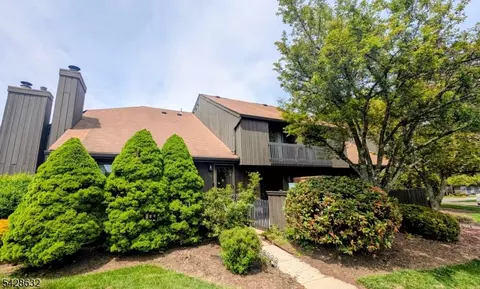 516 Westgate Dr, Edison, NJ 08820
