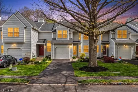 8 Delaware Ln, Somerville, NJ 08876