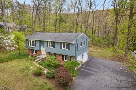 26 Tamarack Rd, Byram Twp, NJ 07821