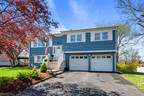 40 Musconetcong Ave, Hopatcong, NJ 07843