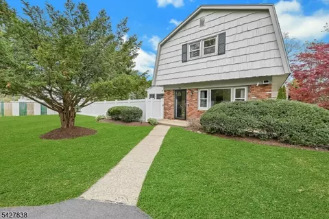 14 Parker Rd, Mount Arlington, NJ 07856