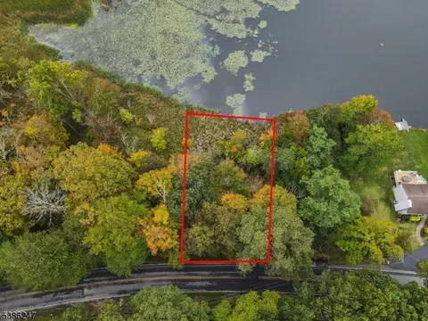 99 Seneca Lake Rd, Sparta Twp, NJ 07871