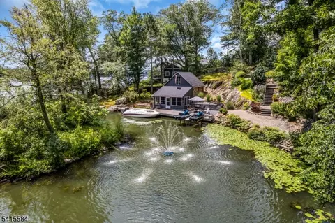 29 Air Castle Isle, Green Township, NJ 07821