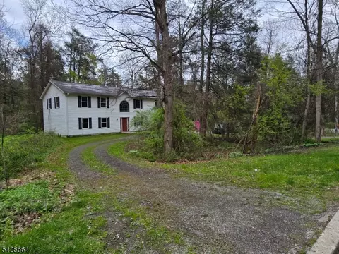 29 New Mashipacong Rd, Montague, NJ 07827