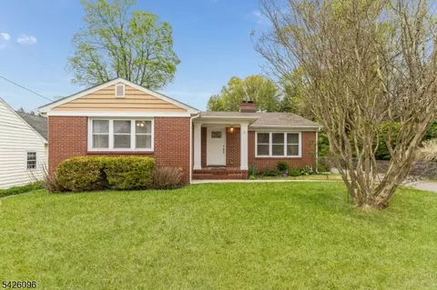 9 Broad St, Stockton, NJ 08559