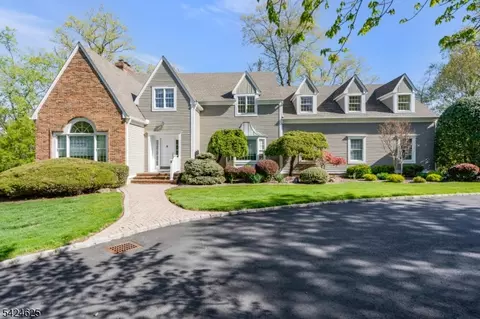 8 Waldron Dr, Bridgewater Twp, NJ 08836