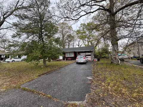 326 Normandie Dr, Forked River, NJ 08731