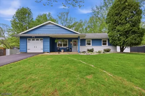 47 Pudding Stone Way, Phillipsburg, NJ 08865