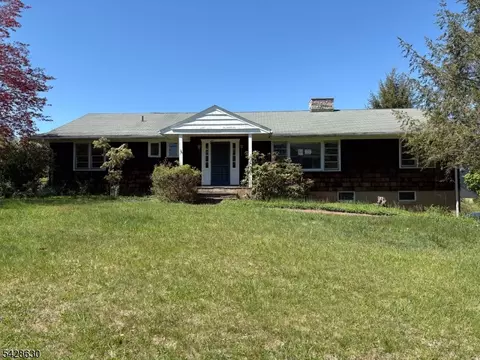18 Pottersville Rd, Gladstone, NJ 07934