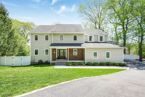 32 Bonnell Ln, Randolph, NJ 07869