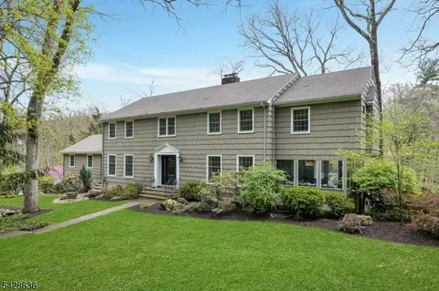 59 Green Hill Rd, Kinnelon, NJ 07405