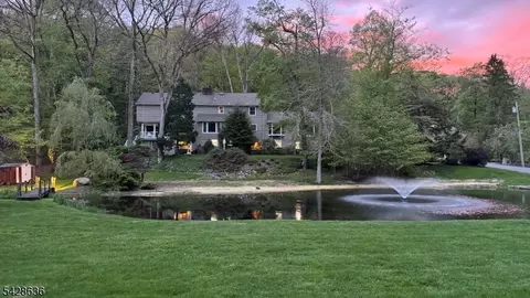 59 Green Hill Rd, Kinnelon, NJ 07405