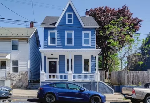 285 Chambers St, Phillipsburg, NJ 08865