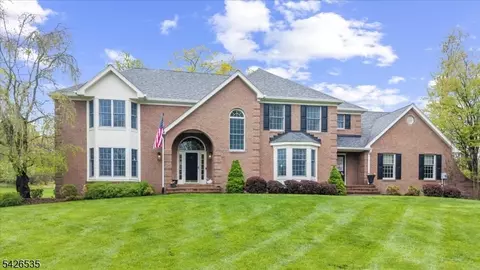 27 Shy Creek Rd, Alexandria, NJ 08867