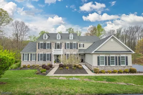 49 Sovereign Dr, Flanders, NJ 07836