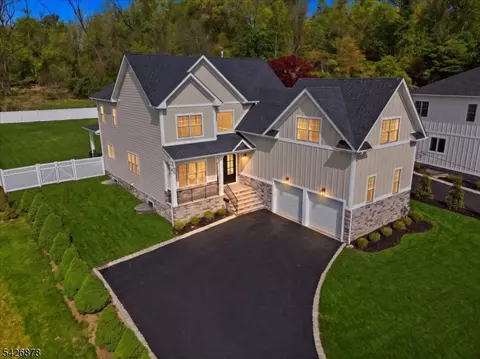 76 Hillside Ave, Livingston, NJ 07039