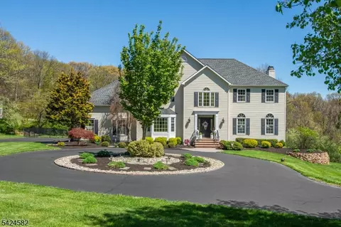 10 David Pl, Flanders, NJ 07836