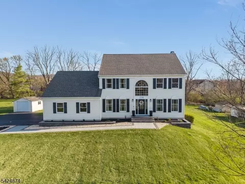 228 Arbor Dr, Stewartsville, NJ 08886