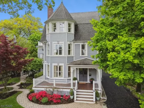 378 Park St, Montclair, NJ 07043