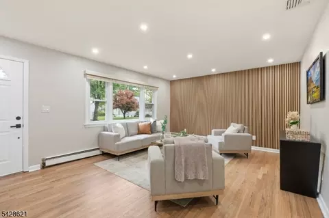 170 Montgomery St, Piscataway, NJ 08854