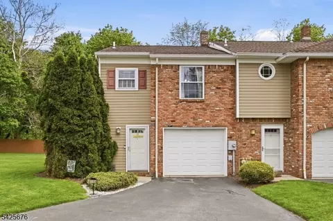 15 Dena Dr, Wanaque, NJ 07465